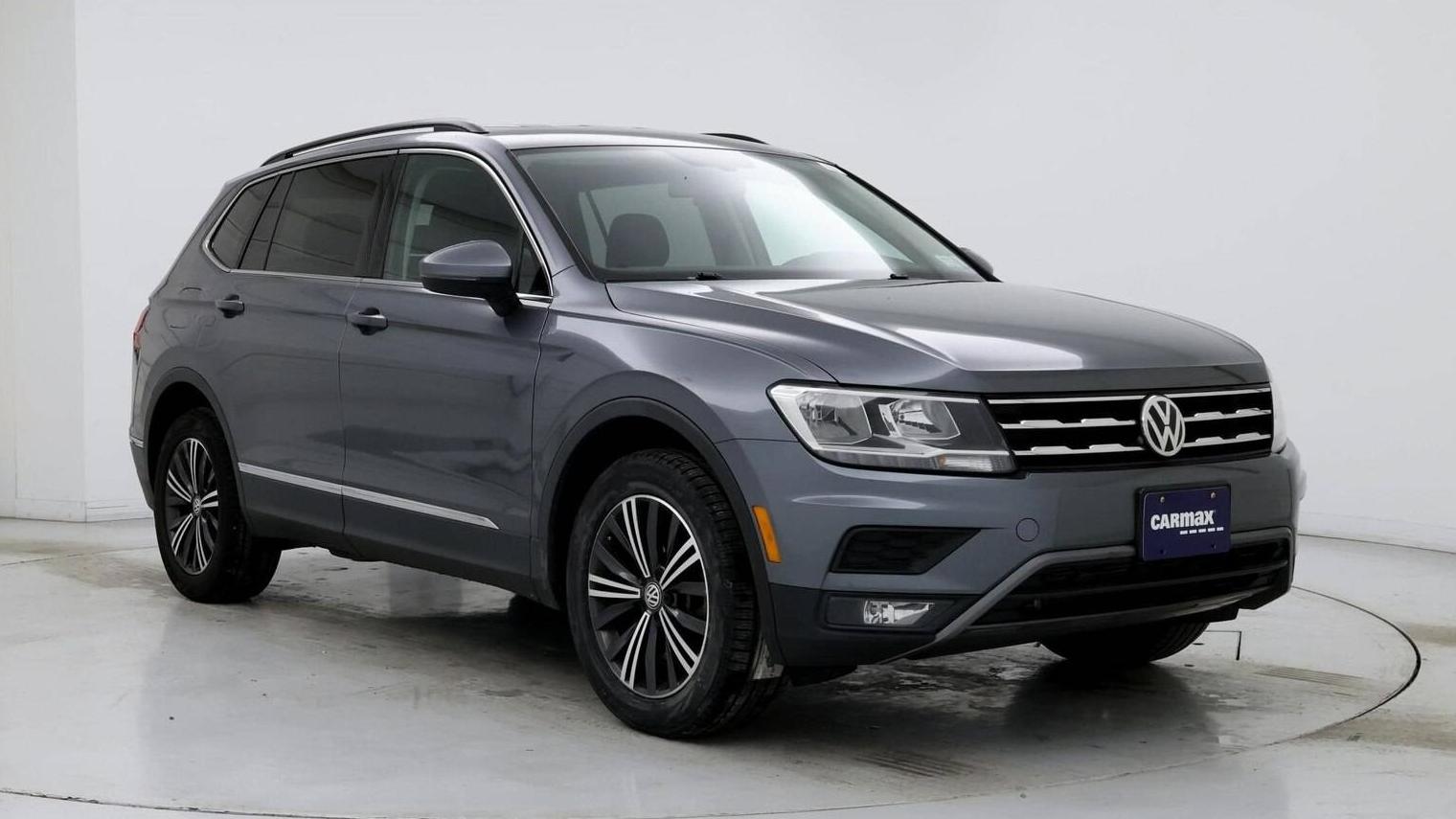 VOLKSWAGEN TIGUAN 2018 3VV2B7AX1JM028171 image