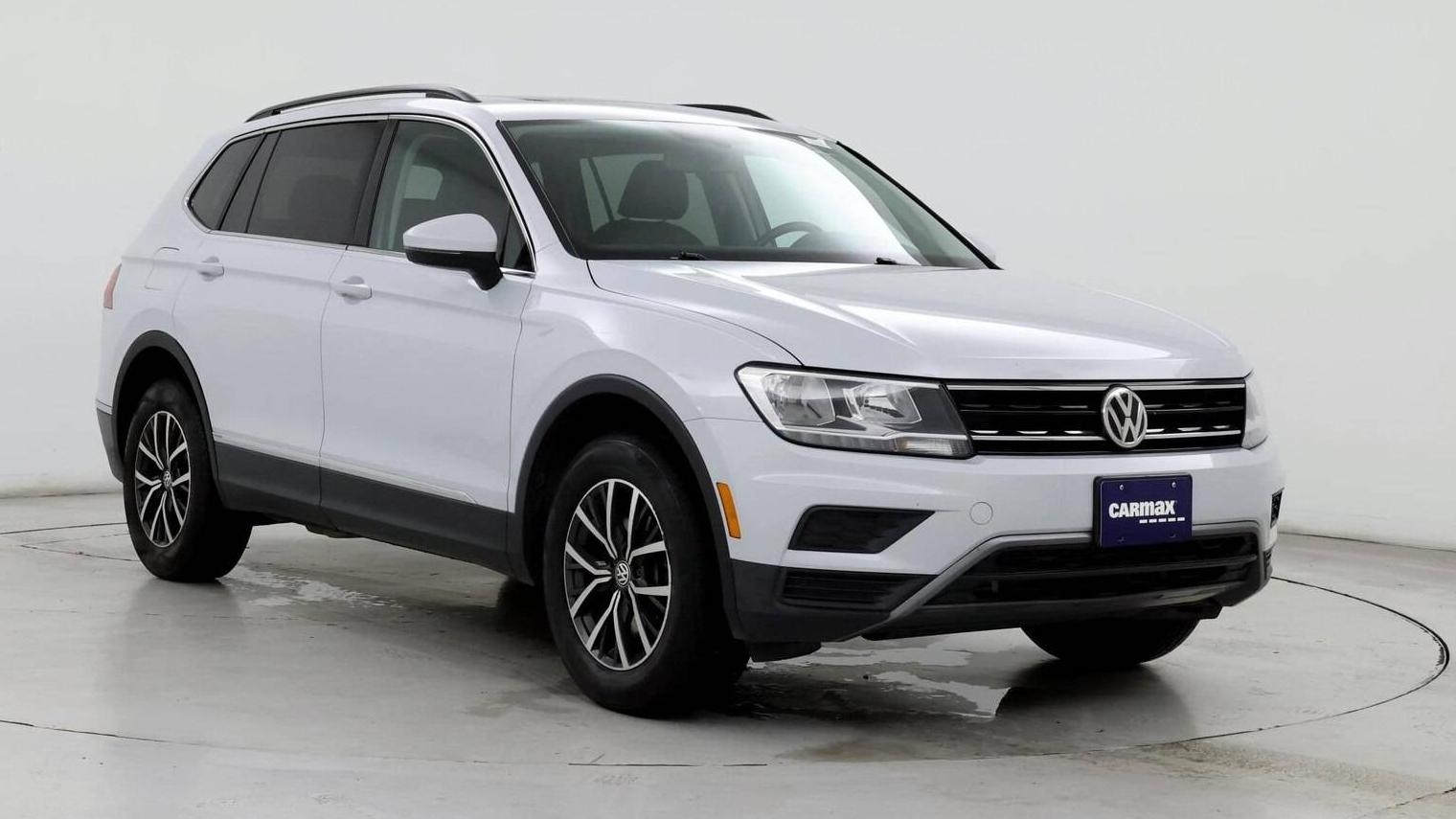 VOLKSWAGEN TIGUAN 2018 3VV2B7AX8JM220266 image