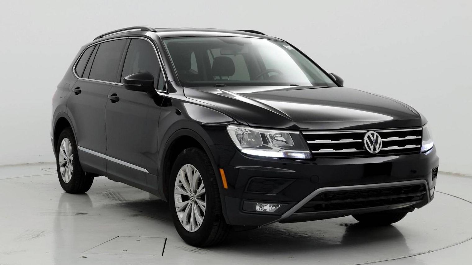 VOLKSWAGEN TIGUAN 2018 3VV2B7AX2JM038112 image