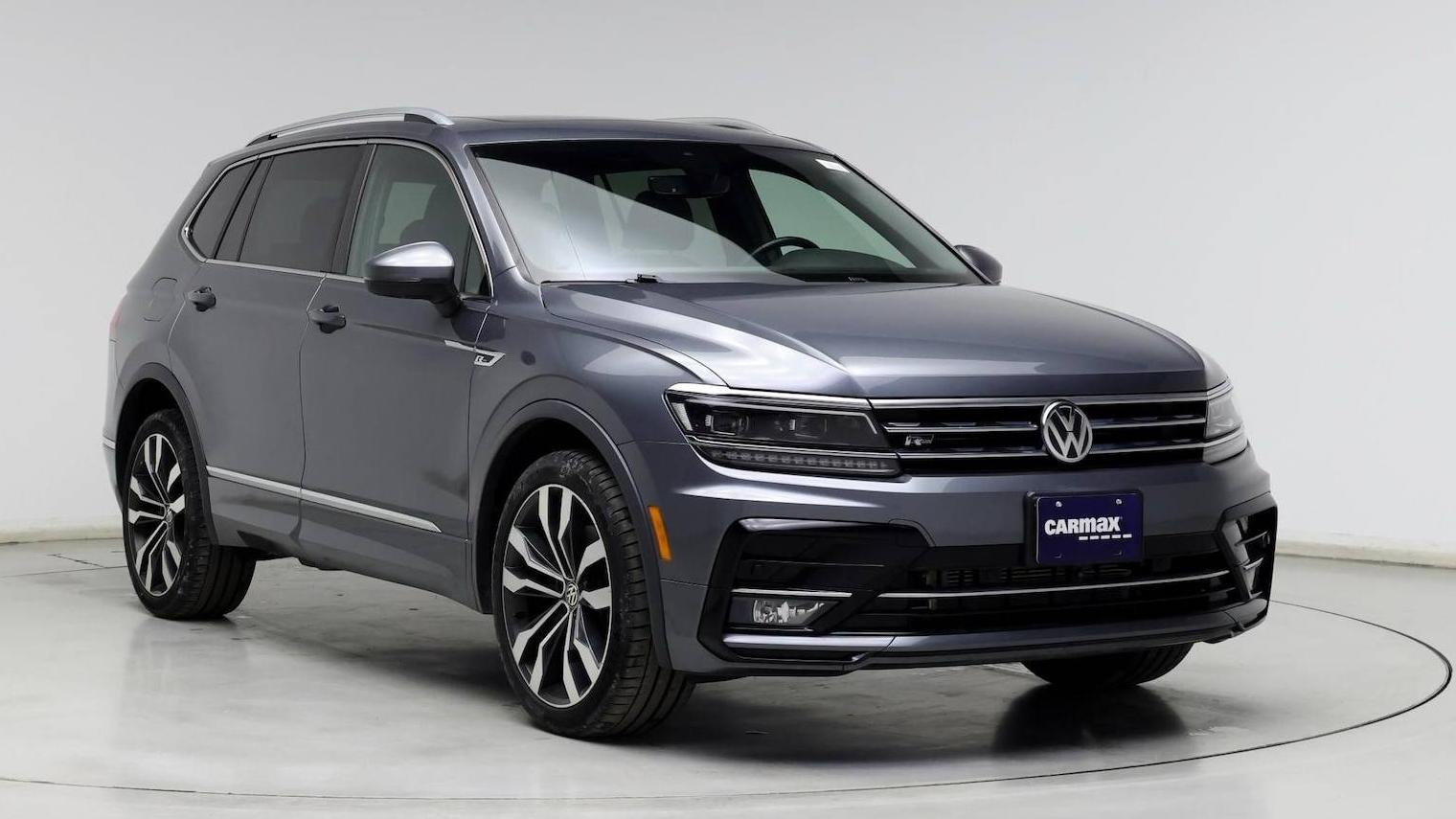 VOLKSWAGEN TIGUAN 2018 3VV4B7AX7JM196633 image