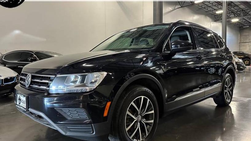 VOLKSWAGEN TIGUAN 2018 3VV3B7AX4JM196004 image