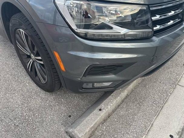 VOLKSWAGEN TIGUAN 2018 3VV3B7AX7JM022668 image