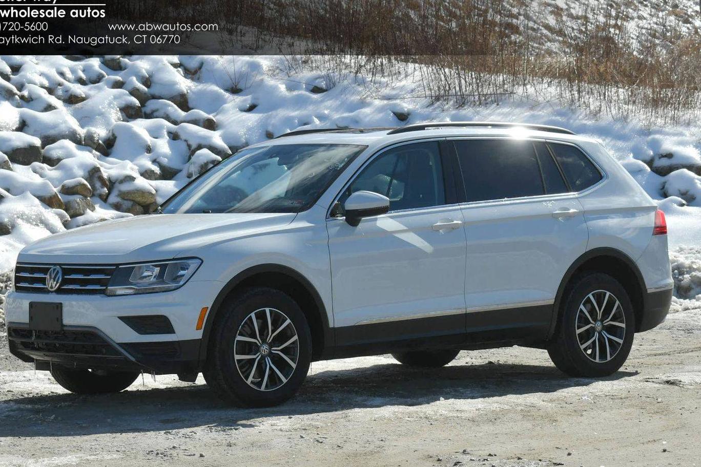 VOLKSWAGEN TIGUAN 2018 3VV2B7AX6JM199577 image