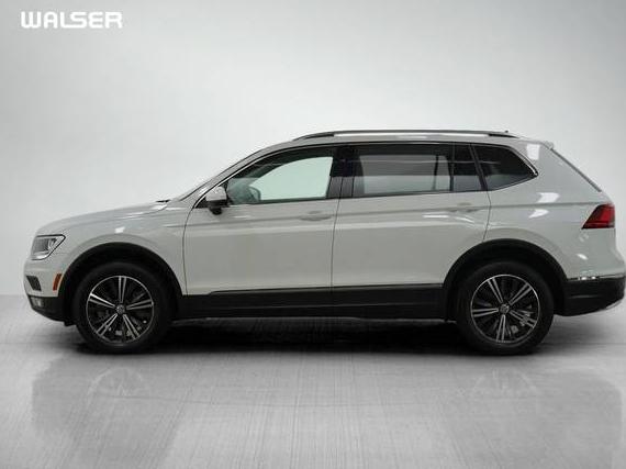 VOLKSWAGEN TIGUAN 2018 3VV2B7AX1JM074325 image