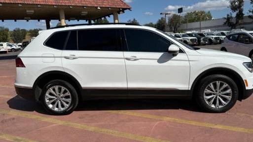 VOLKSWAGEN TIGUAN 2018 3VV3B7AXXJM134056 image