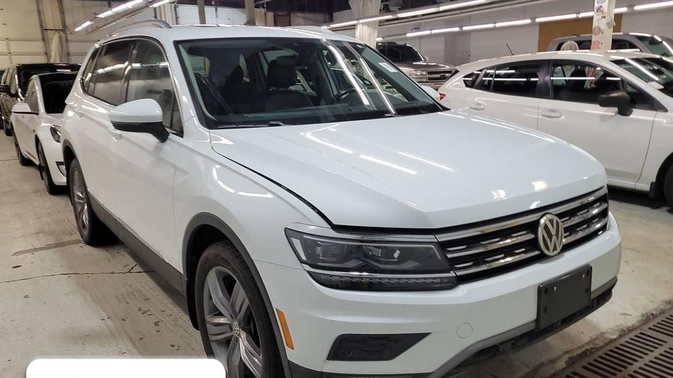 VOLKSWAGEN TIGUAN 2018 3VV4B7AX3JM216988 image