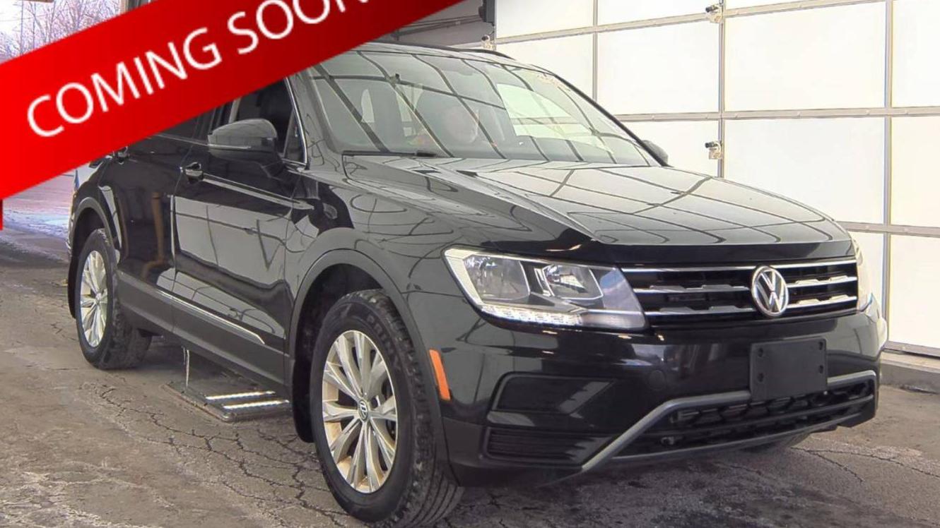 VOLKSWAGEN TIGUAN 2018 3VV2B7AX2JM082238 image