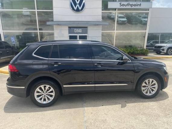VOLKSWAGEN TIGUAN 2018 3VV3B7AX6JM183030 image