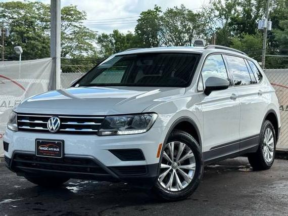 VOLKSWAGEN TIGUAN 2018 3VV0B7AX3JM115836 image