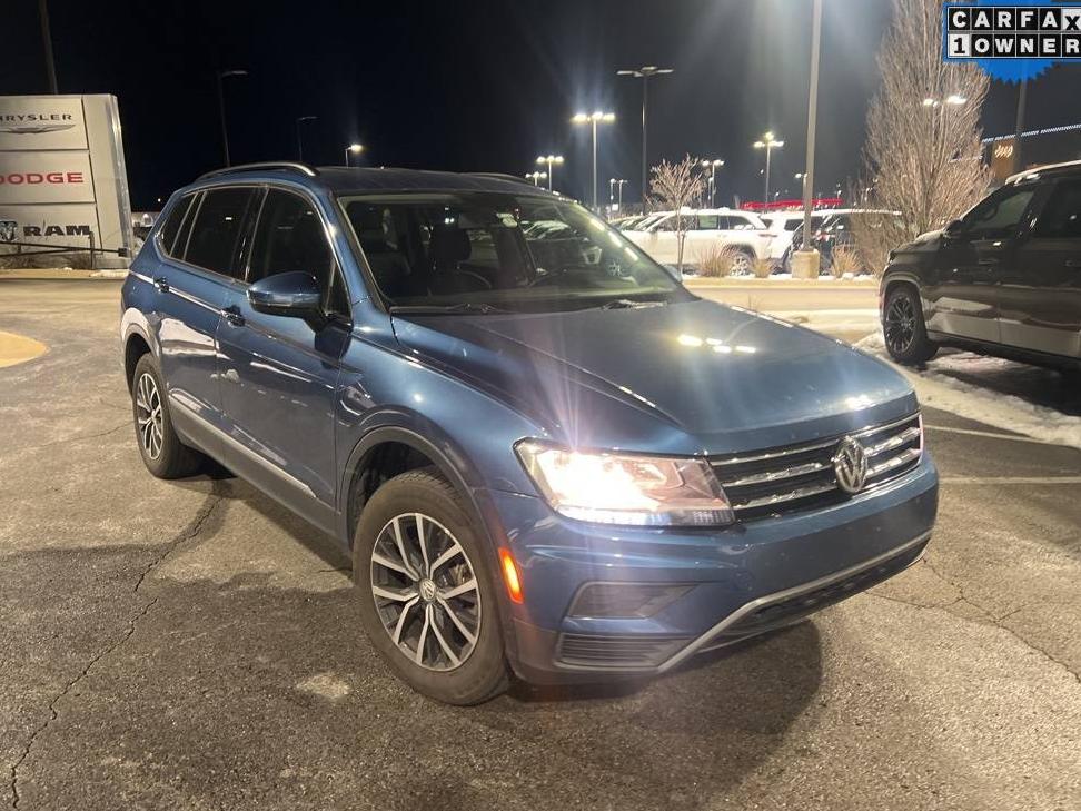 VOLKSWAGEN TIGUAN 2018 3VV3B7AX2JM188483 image