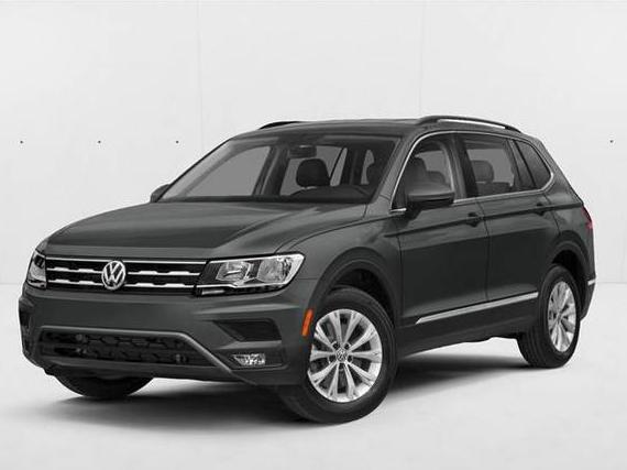 VOLKSWAGEN TIGUAN 2018 3VV3B7AX0JM121834 image