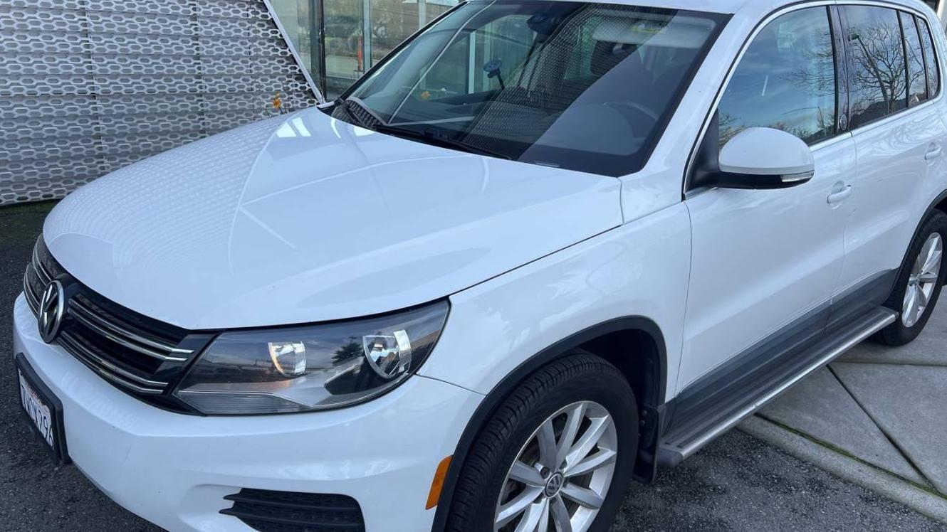 VOLKSWAGEN TIGUAN 2017 WVGRV7AX6HK009858 image