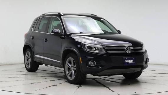 VOLKSWAGEN TIGUAN 2017 WVGUV7AX5HK025656 image