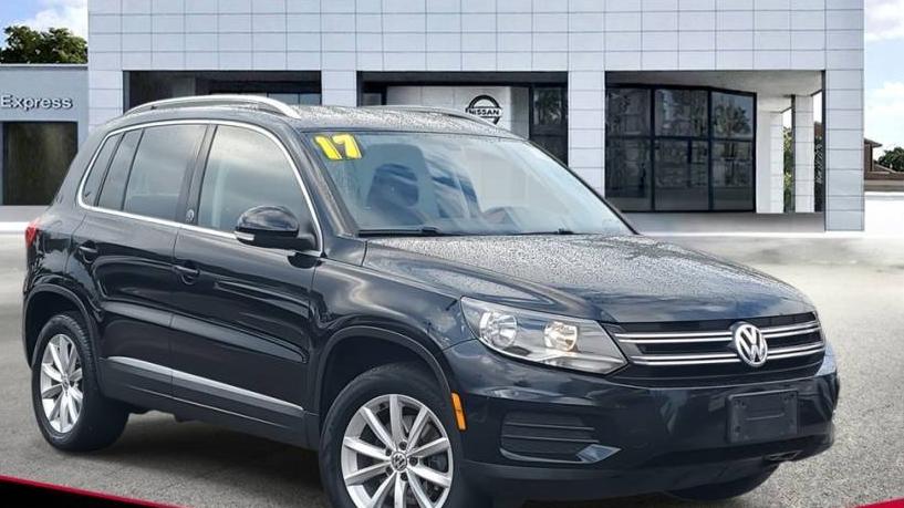 VOLKSWAGEN TIGUAN 2017 WVGSV7AX9HK017437 image