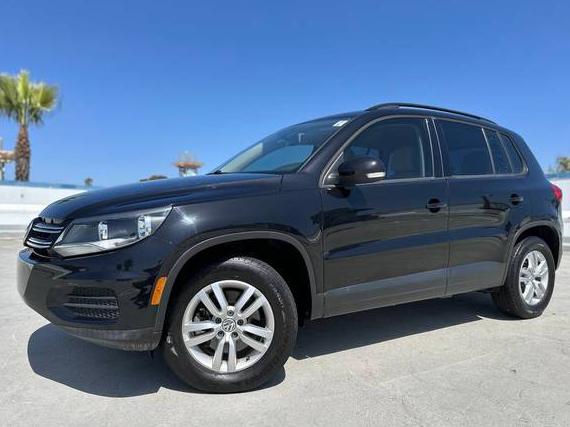 VOLKSWAGEN TIGUAN 2017 WVGAV7AX3HK021463 image