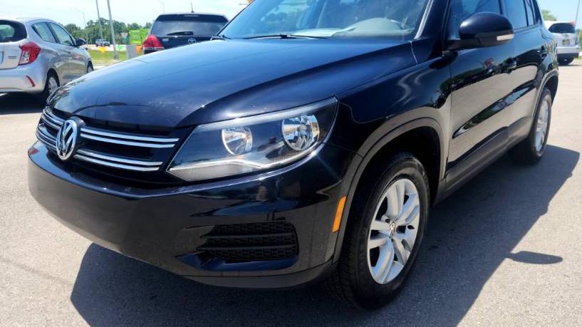 VOLKSWAGEN TIGUAN 2017 WVGAV7AXXHK001419 image