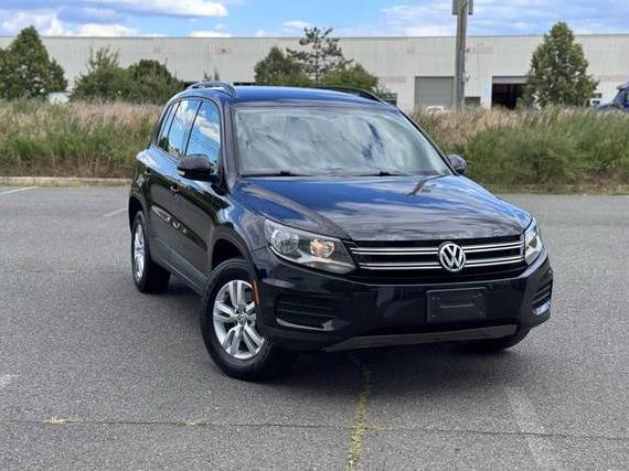 VOLKSWAGEN TIGUAN 2017 WVGAV7AX8HK007994 image