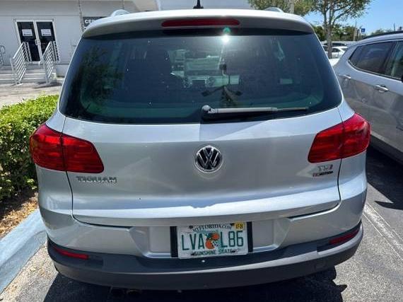 VOLKSWAGEN TIGUAN 2017 WVGSV7AX3HW511415 image