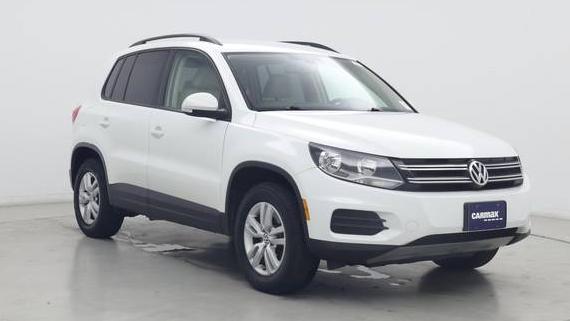 VOLKSWAGEN TIGUAN 2017 WVGAV7AX8HK023600 image