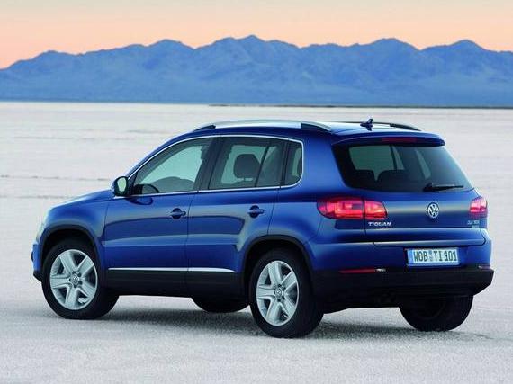 VOLKSWAGEN TIGUAN 2017 WVGSV7AX5HK009500 image
