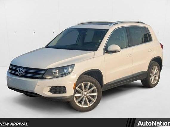 VOLKSWAGEN TIGUAN 2017 WVGRV7AX1HK013946 image