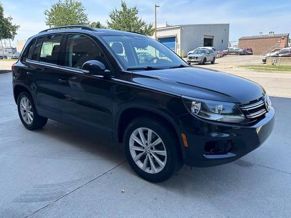 VOLKSWAGEN TIGUAN 2017 WVGAV7AX9HK045539 image