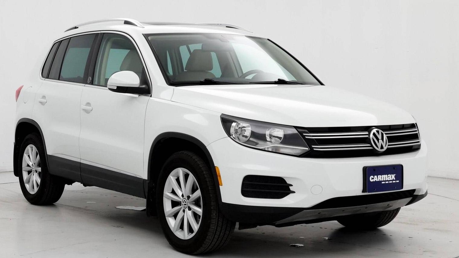 VOLKSWAGEN TIGUAN 2017 WVGSV7AX8HK025464 image