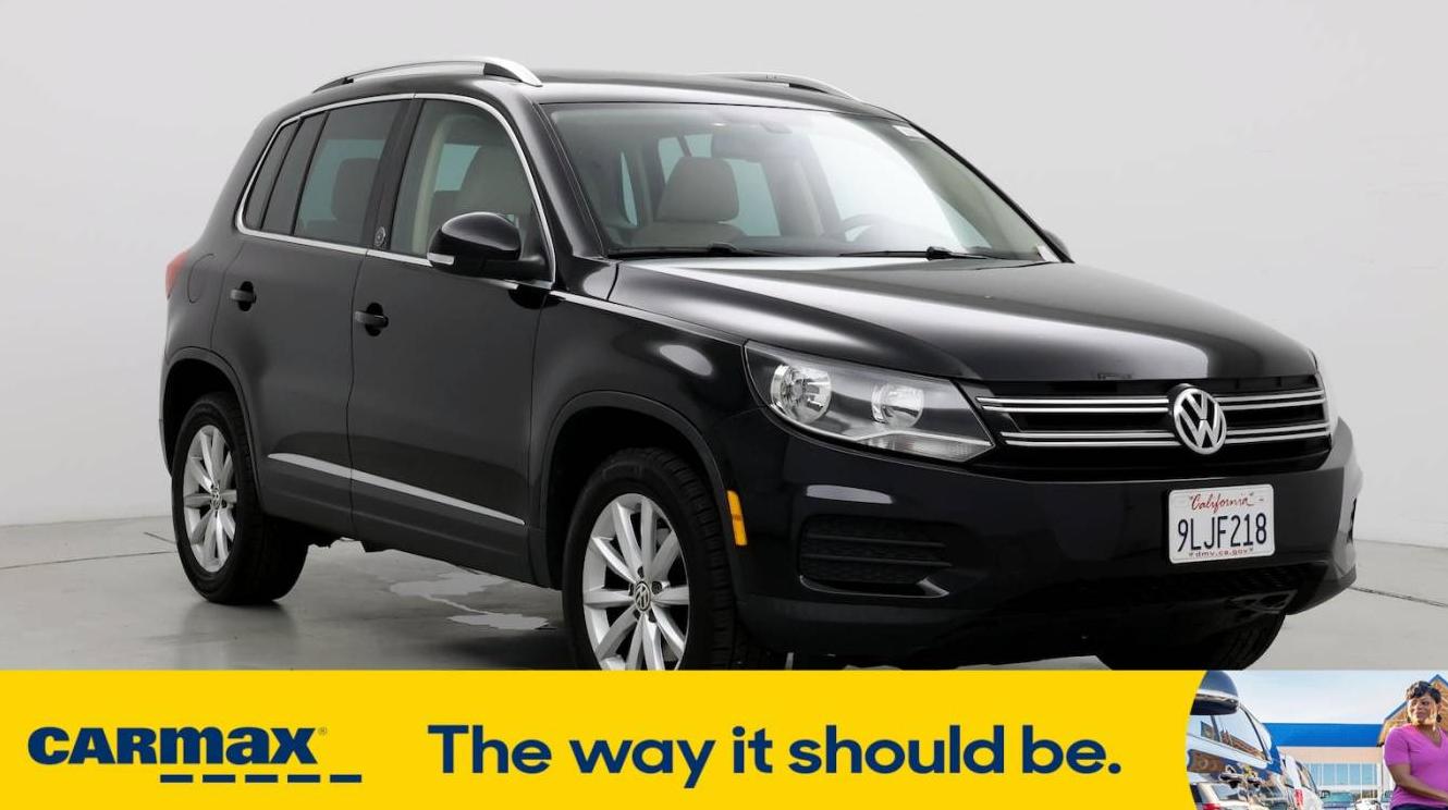 VOLKSWAGEN TIGUAN 2017 WVGSV7AX3HK025369 image