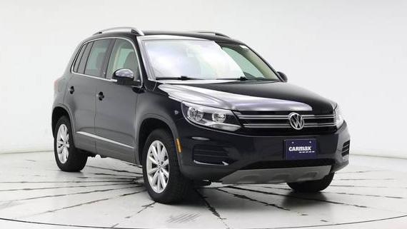 VOLKSWAGEN TIGUAN 2017 WVGSV7AX8HK029112 image