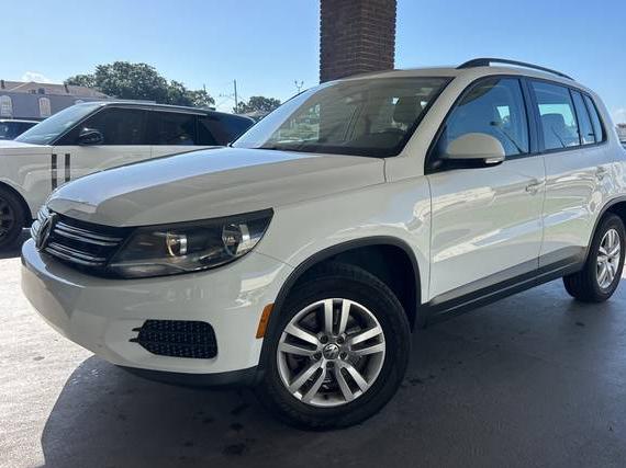 VOLKSWAGEN TIGUAN 2017 WVGAV7AX0HK005043 image