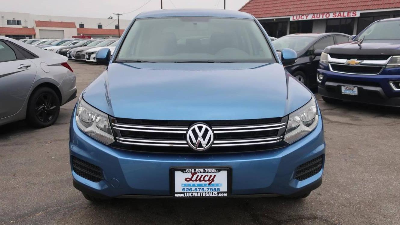 VOLKSWAGEN TIGUAN 2017 WVGAV7AX7HK050075 image