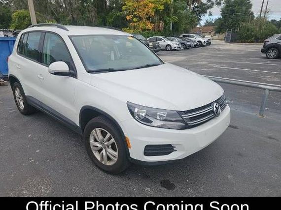 VOLKSWAGEN TIGUAN 2017 WVGAV7AX8HW512684 image