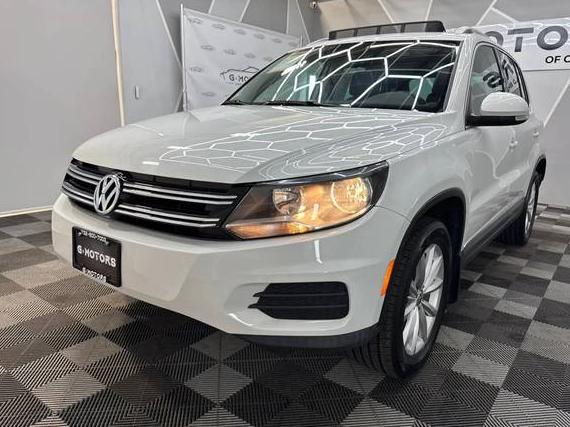 VOLKSWAGEN TIGUAN 2017 WVGSV7AX2HK022592 image