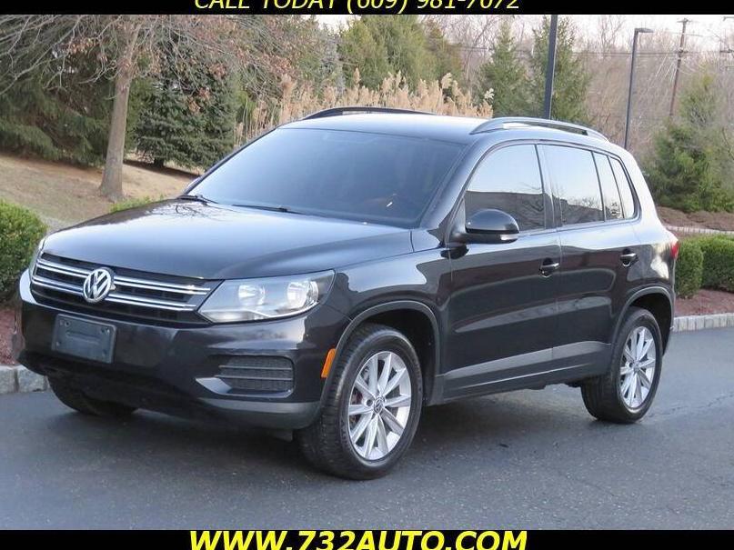 VOLKSWAGEN TIGUAN 2017 WVGBV7AX3HK054855 image