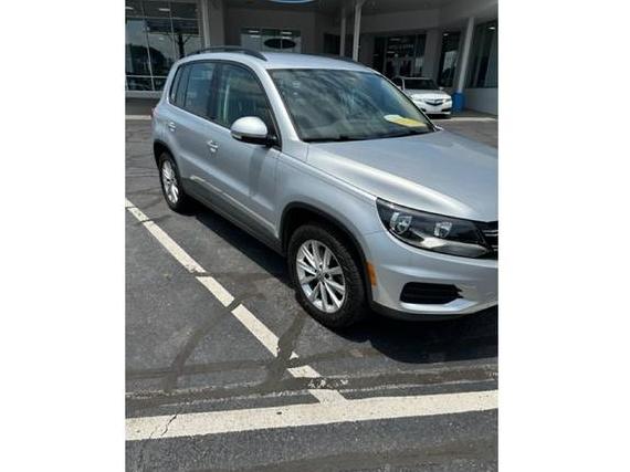 VOLKSWAGEN TIGUAN 2017 WVGBV7AX4HK052516 image