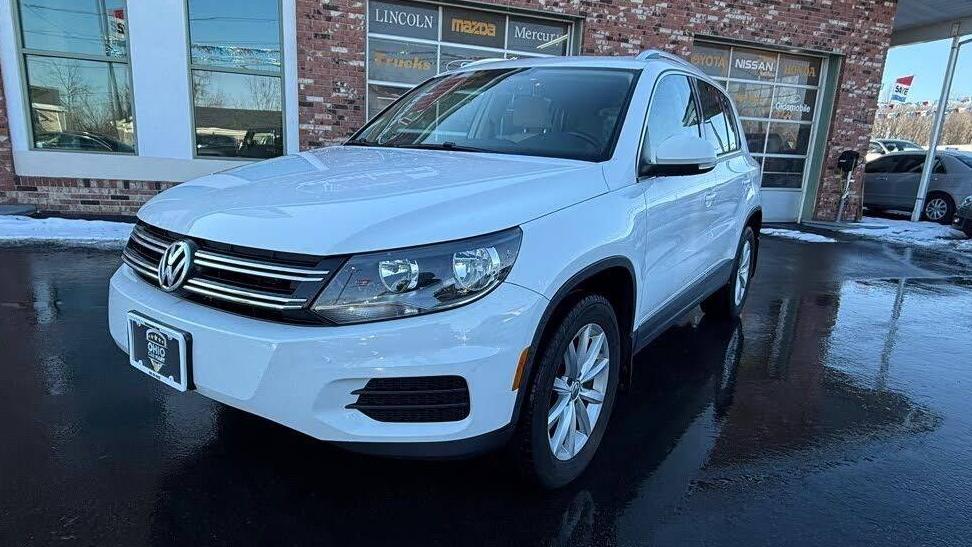 VOLKSWAGEN TIGUAN 2017 WVGSV7AX2HK007087 image