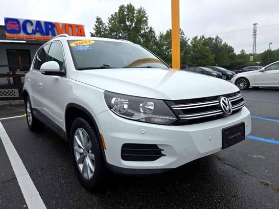 VOLKSWAGEN TIGUAN 2017 WVGSV7AX0HK011882 image