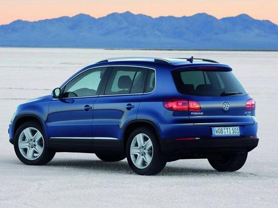 VOLKSWAGEN TIGUAN 2017 WVGUV7AX6HW510851 image