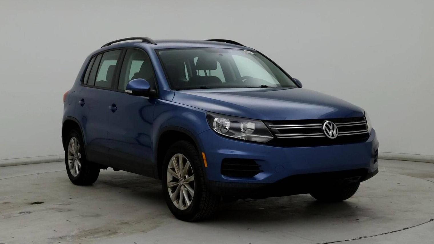 VOLKSWAGEN TIGUAN 2017 WVGBV7AX8HK044631 image