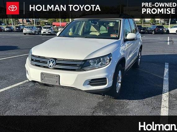 VOLKSWAGEN TIGUAN 2017 WVGBV7AX8HK003660 image