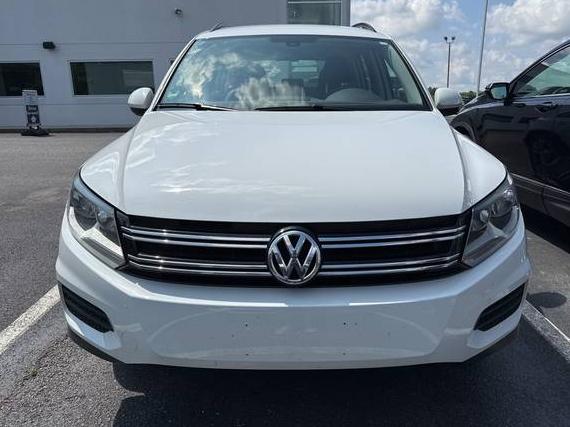 VOLKSWAGEN TIGUAN 2017 WVGAV7AX3HK005375 image