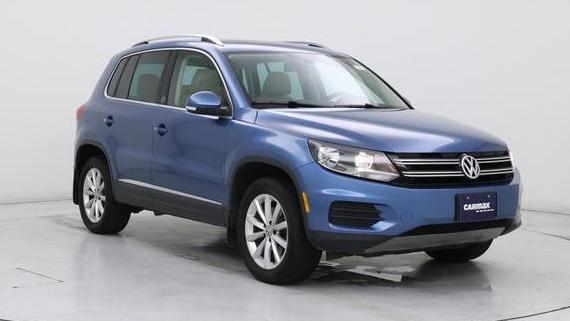 VOLKSWAGEN TIGUAN 2017 WVGSV7AX9HK018152 image