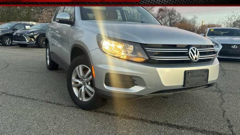 VOLKSWAGEN TIGUAN 2017 WVGBV7AX9HK019575 image