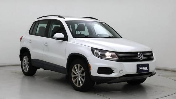 VOLKSWAGEN TIGUAN 2017 WVGBV7AX5HK049138 image