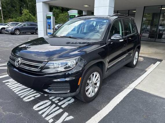 VOLKSWAGEN TIGUAN 2017 WVGAV7AX7HK048004 image