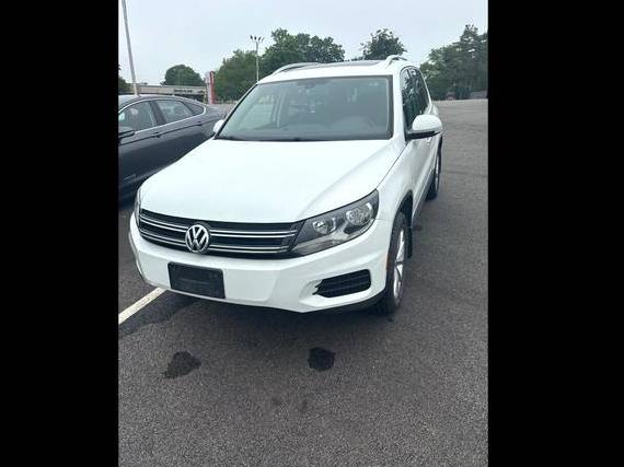 VOLKSWAGEN TIGUAN 2017 WVGSV7AX5HW505227 image