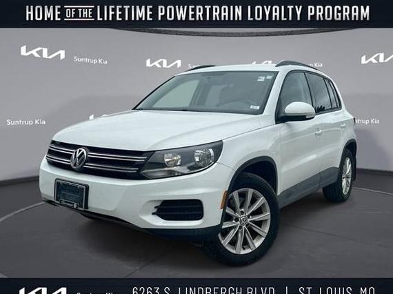VOLKSWAGEN TIGUAN 2017 WVGAV7AX7HK044423 image