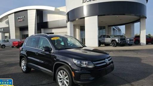 VOLKSWAGEN TIGUAN 2017 WVGSV7AX4HK006748 image