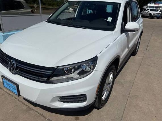 VOLKSWAGEN TIGUAN 2017 WVGBV7AX6HK041775 image