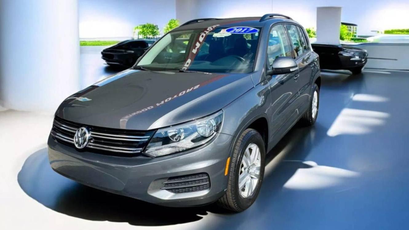 VOLKSWAGEN TIGUAN 2017 WVGAV7AXXHK039765 image